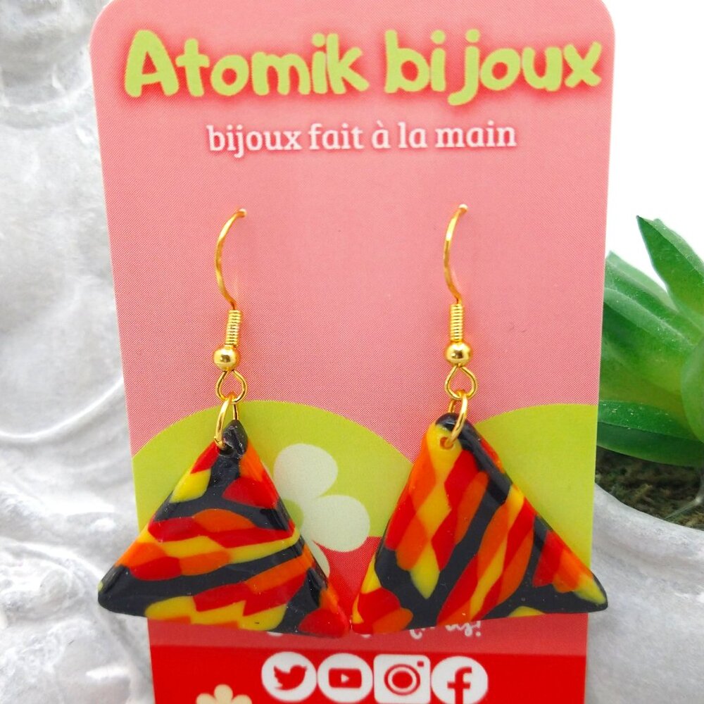 Handmade black, yellow, red and orange polymer clay earrings. Boucles d'oreilles